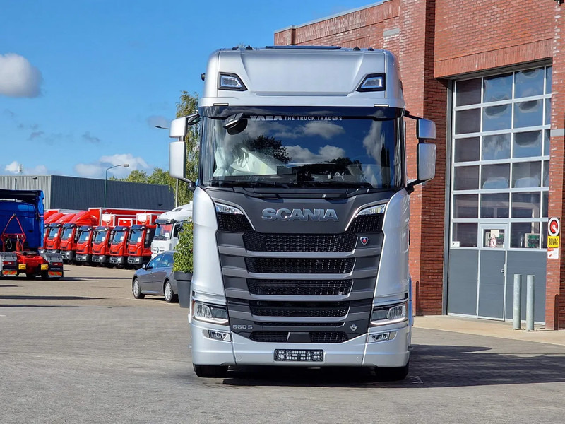 Scania 660S V8 NGS Highline 6x2/4 - New - Full spec - Retarder - Night clima - Led - Leather - Navi - 牵引车:图2 Scania 660S V8 NGS Highline 6x2/4 - New - Full spec - Retarder - Night clima - Led - Leather - Navi - 牵引车:图2