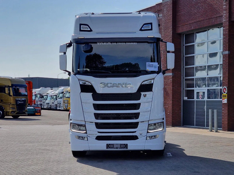 Scania 660S V8 NGS Highline 6x2/4 - New - Old dashboard - Full spec - Retarder - Night clima - Led - Leather - Navi - 牵引车:图2 Scania 660S V8 NGS Highline 6x2/4 - New - Old dashboard - Full spec - Retarder - Night clima - Led - Leather - Navi - 牵引车:图2