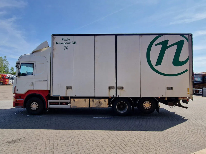 Scania R500 V8 Highline 6x2*4 - Box with side doors - Loadlift - Manual gearbox with retarder - Full air - Steering axle - 厢式卡车:图4 Scania R500 V8 Highline 6x2*4 - Box with side doors - Loadlift - Manual gearbox with retarder - Full air - Steering axle - 厢式卡车:图4