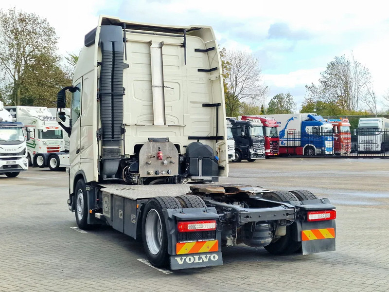 Volvo FH 13.460 Globetrotter XL - PTO/Hydraulic - I parkcool - Full air - TV - Fridge - 牵引车:图5 Volvo FH 13.460 Globetrotter XL - PTO/Hydraulic - I parkcool - Full air - TV - Fridge - 牵引车:图5
