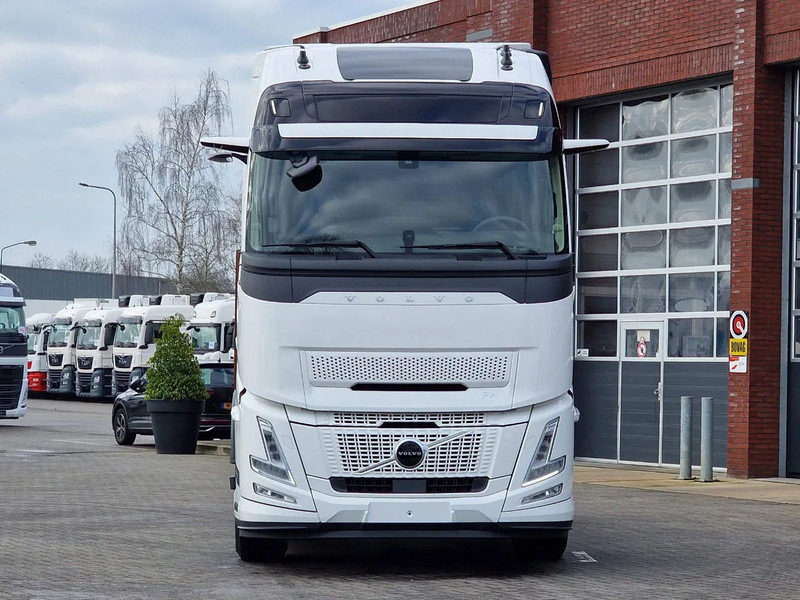 Volvo FH 13.500 Aero Globetrotter XL 4x2 - I Save - I parkcool - 2x tank - Mirror cams - 牵引车:图2 Volvo FH 13.500 Aero Globetrotter XL 4x2 - I Save - I parkcool - 2x tank - Mirror cams - 牵引车:图2