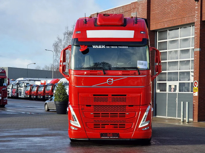 Volvo FH 13.500 Globetrotter XL 6x2 - Night clima - 3.00 WB - Leather - Full air - 牵引车:图2 Volvo FH 13.500 Globetrotter XL 6x2 - Night clima - 3.00 WB - Leather - Full air - 牵引车:图2