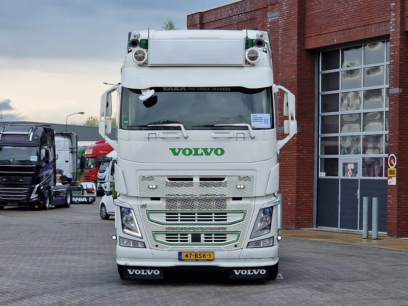 Volvo FH 13.540 Globetrotter 4x2 - Custom exterior - I parkcool - Navi - APK/TUV: 27-02-2026 - 牵引车:图2 Volvo FH 13.540 Globetrotter 4x2 - Custom exterior - I parkcool - Navi - APK/TUV: 27-02-2026 - 牵引车:图2