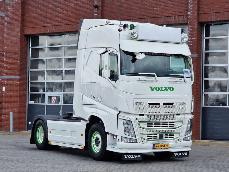 Volvo FH 13.540 Globetrotter 4x2 - Custom exterior - I parkcool - Navi - APK/TUV: 27-02-2026 - 牵引车:图1 Volvo FH 13.540 Globetrotter 4x2 - Custom exterior - I parkcool - Navi - APK/TUV: 27-02-2026 - 牵引车:图1