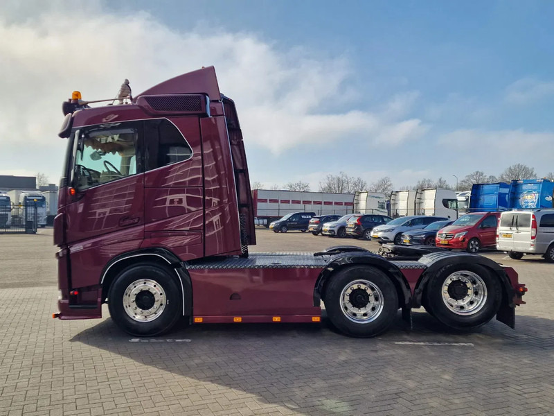 Volvo FH 13.540 Lowroof 6x2 - Show truck - Custom interior - Full air suspension - I parkcool - VEB+ - 牵引车:图4 Volvo FH 13.540 Lowroof 6x2 - Show truck - Custom interior - Full air suspension - I parkcool - VEB+ - 牵引车:图4