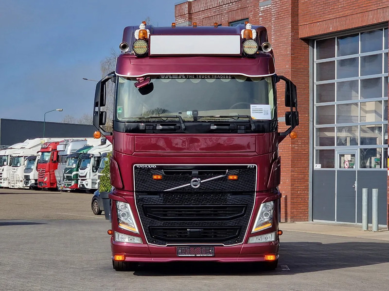 Volvo FH 13.540 Lowroof 6x2 - Show truck - Custom interior - Full air suspension - I parkcool - VEB+ - 牵引车:图2 Volvo FH 13.540 Lowroof 6x2 - Show truck - Custom interior - Full air suspension - I parkcool - VEB+ - 牵引车:图2