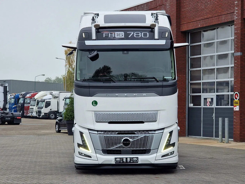 Volvo FH 16 780 Aero Globetrotter XL 4x2 - NEW - Full spec - Retarder - Full air - 2x tank - 牵引车:图2 Volvo FH 16 780 Aero Globetrotter XL 4x2 - NEW - Full spec - Retarder - Full air - 2x tank - 牵引车:图2