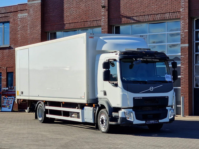 Volvo FL 250 4x2 Box truck, loading lift, 12T - 厢式卡车:图1 Volvo FL 250 4x2 Box truck, loading lift, 12T - 厢式卡车:图1