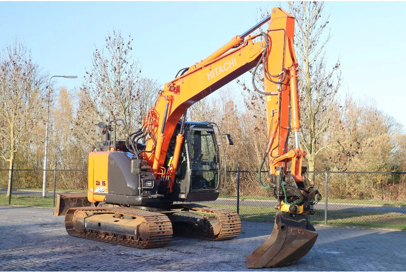 Hitachi ZX135 US-6 | ROTOTILT | DOZERBLADE | 2D GPS | 3X BUCKET - 履带式挖掘机:图5 Hitachi ZX135 US-6 | ROTOTILT | DOZERBLADE | 2D GPS | 3X BUCKET - 履带式挖掘机:图5