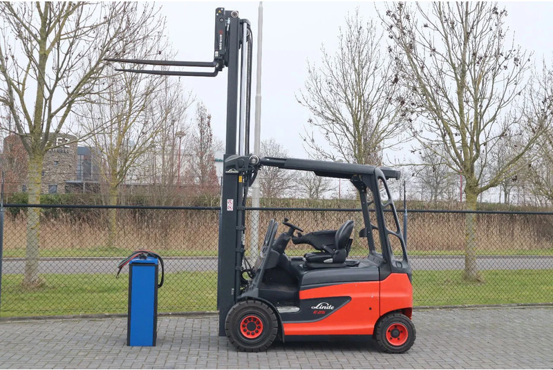 Linde E25 R-01 ROADSTER | DEMO | SIDESHIFT | FORK SPREADERS - 电动叉车:图1 Linde E25 R-01 ROADSTER | DEMO | SIDESHIFT | FORK SPREADERS - 电动叉车:图1