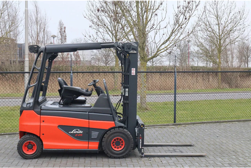 Linde E25 R-01 ROADSTER | DEMO | SIDESHIFT | FORK SPREADERS - 电动叉车:图4 Linde E25 R-01 ROADSTER | DEMO | SIDESHIFT | FORK SPREADERS - 电动叉车:图4