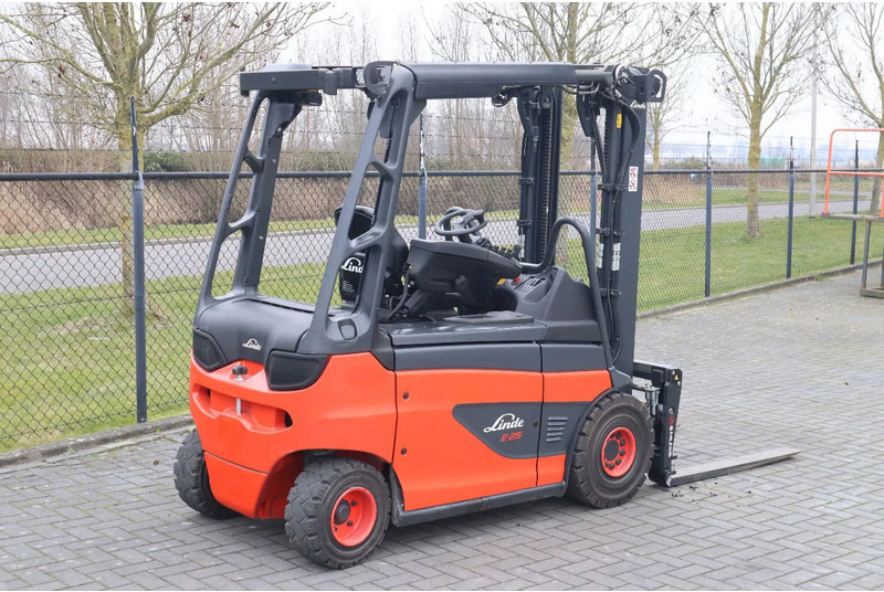 Linde E25 R-01 ROADSTER | DEMO | SIDESHIFT | FORK SPREADERS - 电动叉车:图5 Linde E25 R-01 ROADSTER | DEMO | SIDESHIFT | FORK SPREADERS - 电动叉车:图5