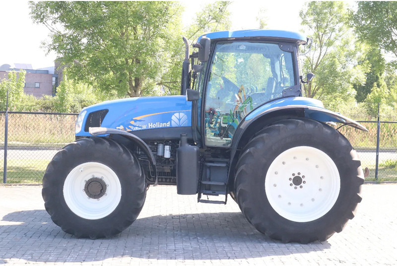 New Holland TS135A | 40 KM/H | 4X4 | SUPERSTEER - 拖拉机:图1 New Holland TS135A | 40 KM/H | 4X4 | SUPERSTEER - 拖拉机:图1