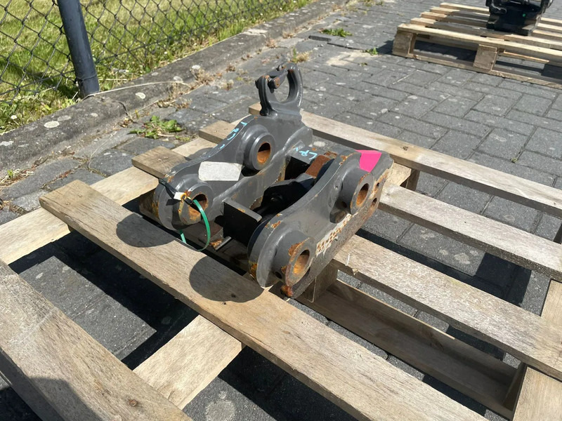 SMP S30 | HALF-AUTO QUICK COUPLER | SNELWISSEL | VOLVO EC18 - 拆除剪 适用于 建筑机械:图3 SMP S30 | HALF-AUTO QUICK COUPLER | SNELWISSEL | VOLVO EC18 - 拆除剪 适用于 建筑机械:图3