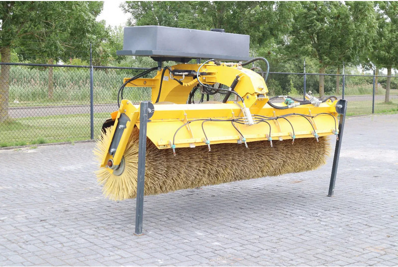 STARK RSW 3000 S | SWEEPER | BRUSH | KEHRMASCHINE | WATER SPRAY - 扫地机:图3 STARK RSW 3000 S | SWEEPER | BRUSH | KEHRMASCHINE | WATER SPRAY - 扫地机:图3