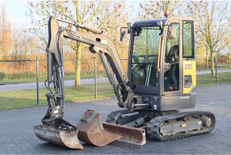 Volvo ECR25 ELEKTRIC | JECR25D | TILTBUCKET | BUCKET | LOW HOURS - 小型挖掘机:图2 Volvo ECR25 ELEKTRIC | JECR25D | TILTBUCKET | BUCKET | LOW HOURS - 小型挖掘机:图2