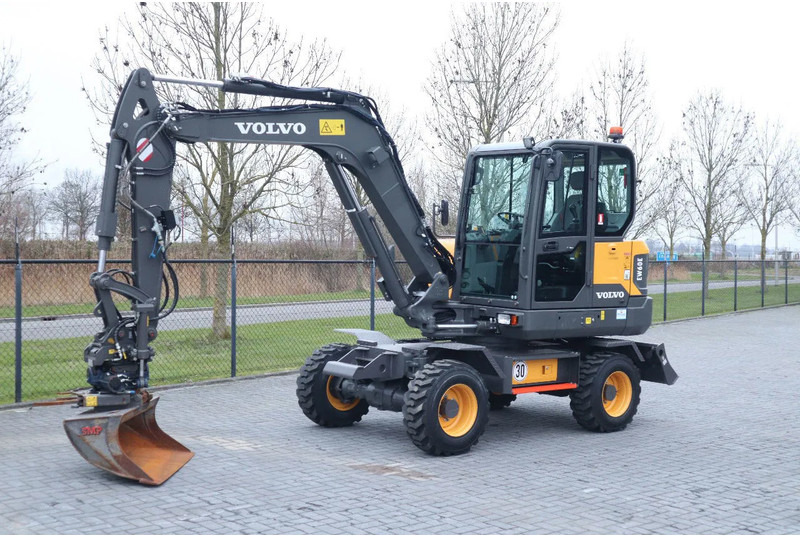 Volvo EW60E | DEMO | 30 KM/H | ROTOTILT + GRIPPER | BUCKET - 轮式挖掘机:图2 Volvo EW60E | DEMO | 30 KM/H | ROTOTILT + GRIPPER | BUCKET - 轮式挖掘机:图2
