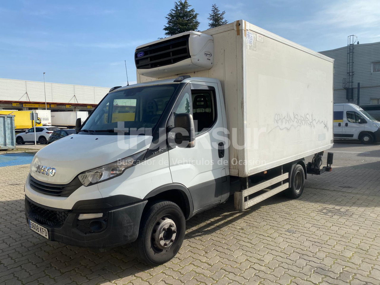 IVECO 70C18 MP/E - 厢式卡车:图1 IVECO 70C18 MP/E - 厢式卡车:图1