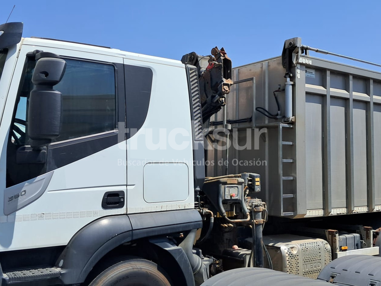 IVECO AT260SY/PS 360CV ejes 6x2*4 - 翻斗车, 起重车:图3 IVECO AT260SY/PS 360CV ejes 6x2*4 - 翻斗车, 起重车:图3