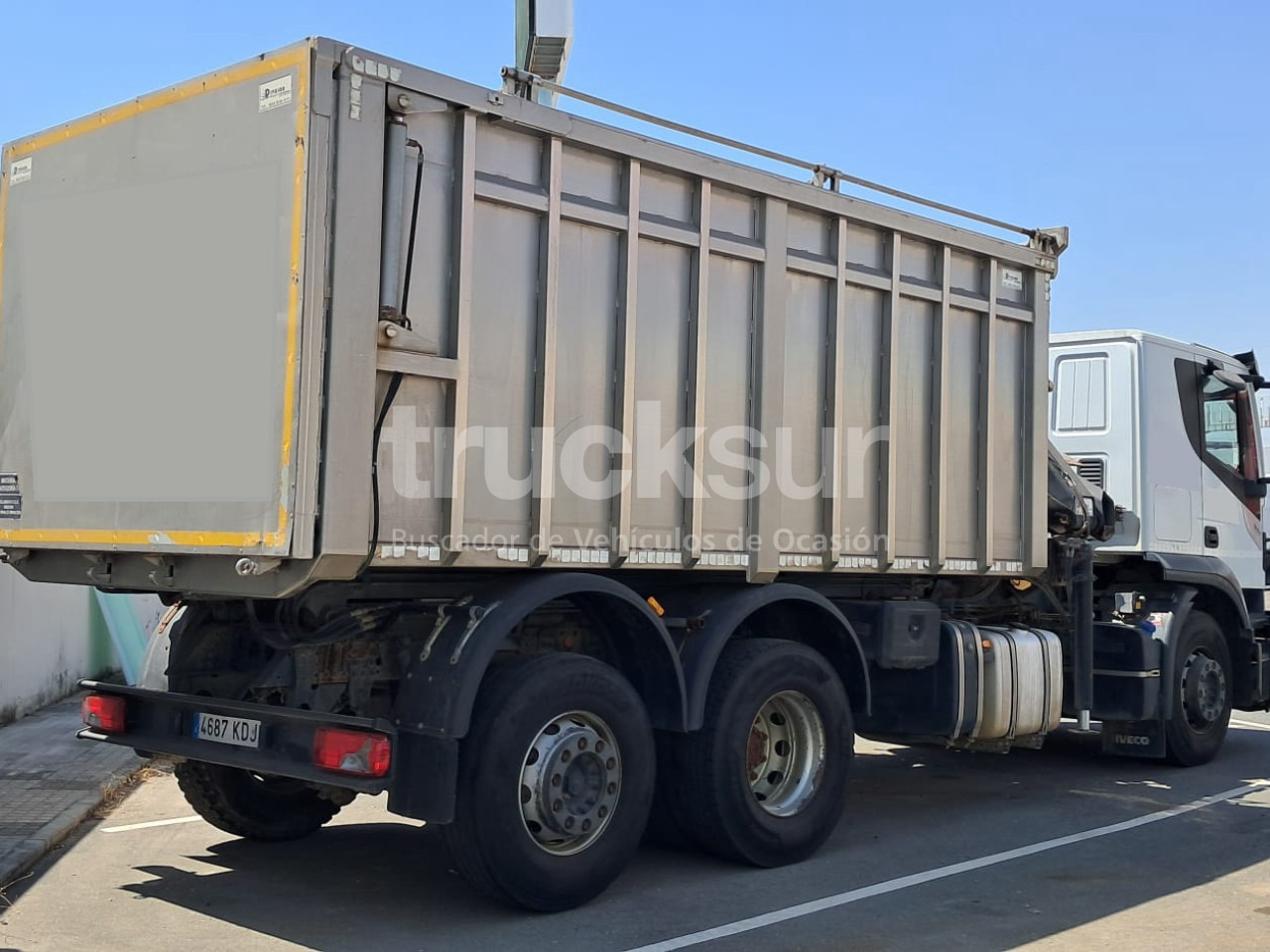 IVECO AT260SY/PS 360CV - 翻斗车, 起重车:图2 IVECO AT260SY/PS 360CV - 翻斗车, 起重车:图2
