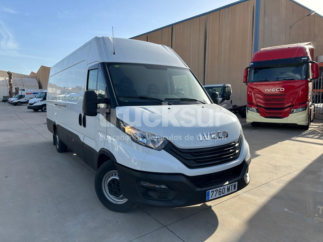 IVECO DAILY 35S16 F 16M3 - 厢式货车:图2 IVECO DAILY 35S16 F 16M3 - 厢式货车:图2