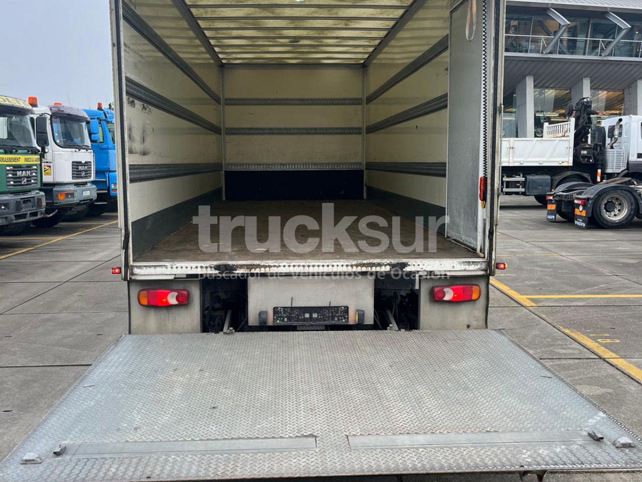 RENAULT D12.240 - 厢式卡车:图3 RENAULT D12.240 - 厢式卡车:图3