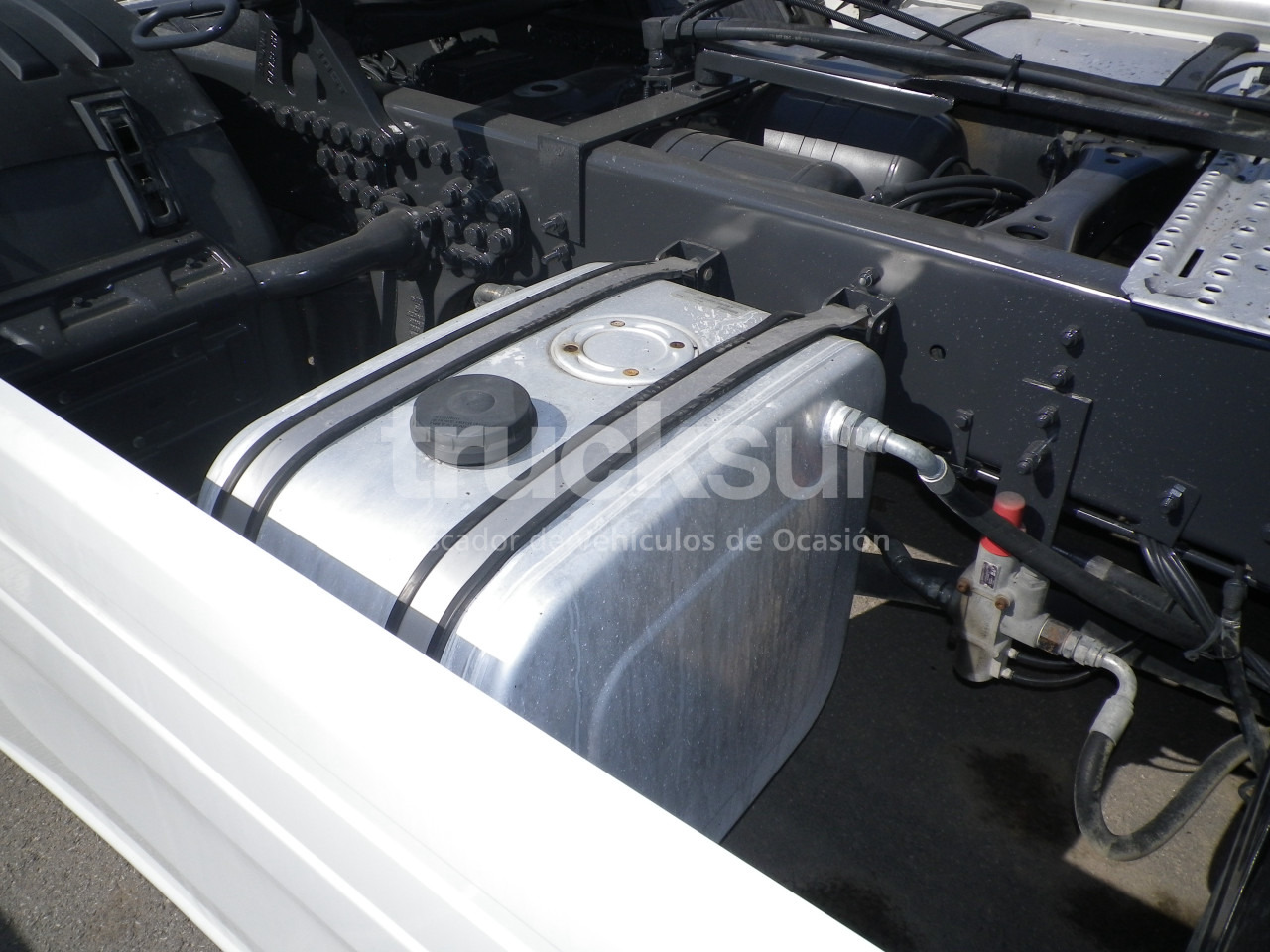 牵引车 SCANIA R490：图8