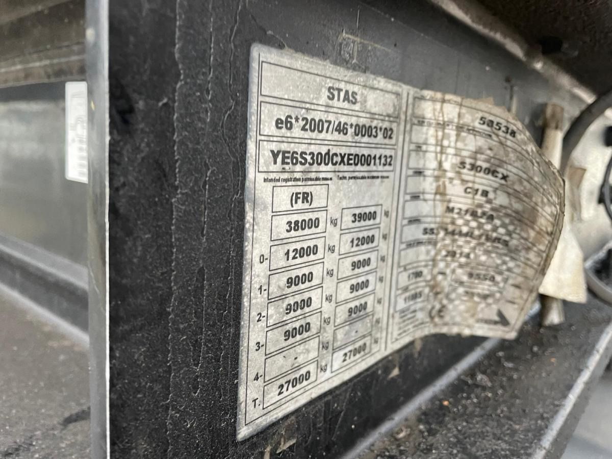 液罐半拖车 Eta:图15 液罐半拖车 Eta:图15