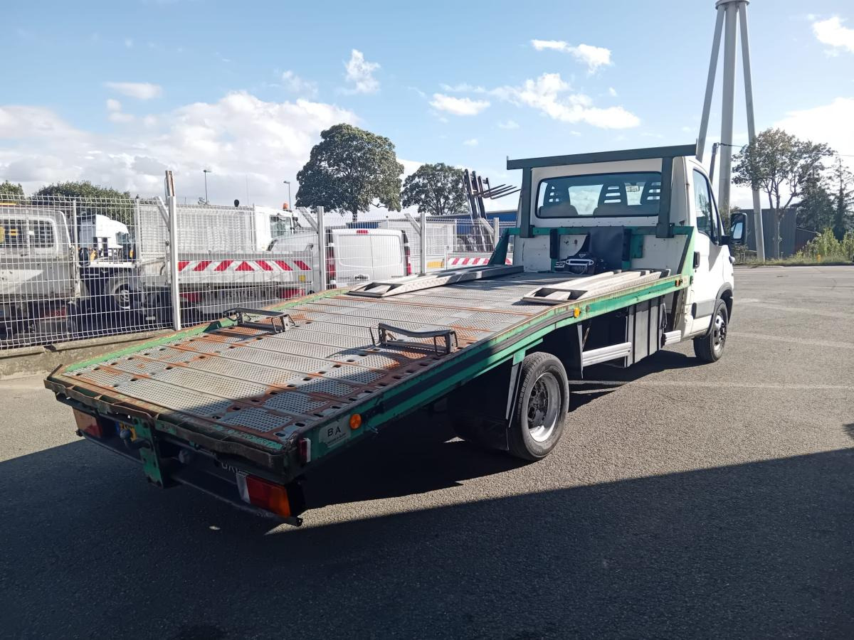 Iveco 35C14HPI - 拖吊车:图2 Iveco 35C14HPI - 拖吊车:图2