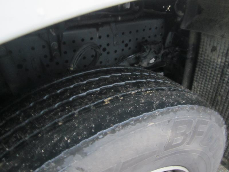 Mercedes Actros 1833 - 厢式卡车:图3 Mercedes Actros 1833 - 厢式卡车:图3