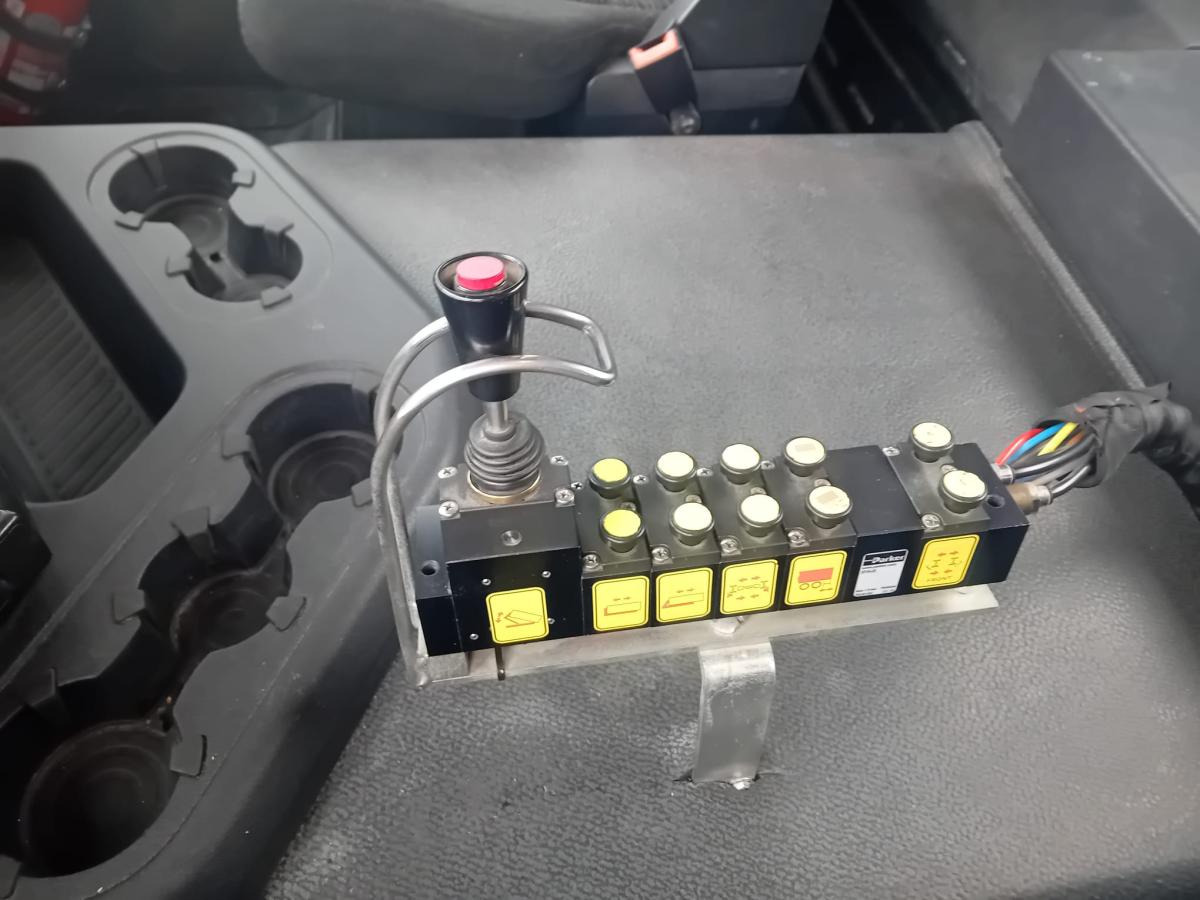 Mercedes Antos 2643 - 吊钩升降车:图4 Mercedes Antos 2643 - 吊钩升降车:图4