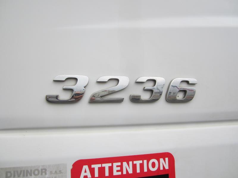 Mercedes Axor 3236 - 吊钩升降车:图2 Mercedes Axor 3236 - 吊钩升降车:图2