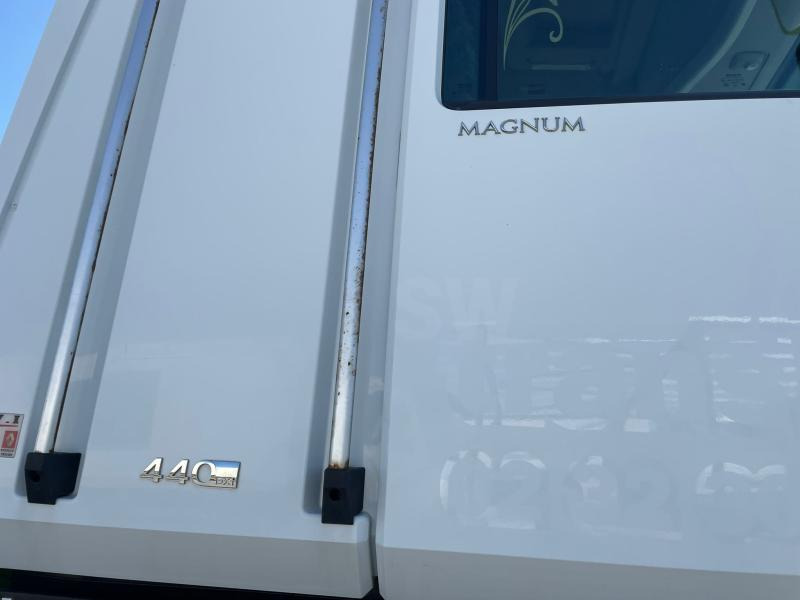 Renault Magnum 440 DXI - 栏板式/ 平板卡车:图5 Renault Magnum 440 DXI - 栏板式/ 平板卡车:图5