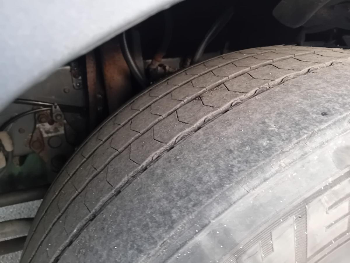 Volvo FH - 栏板式/ 平板卡车:图4 Volvo FH - 栏板式/ 平板卡车:图4