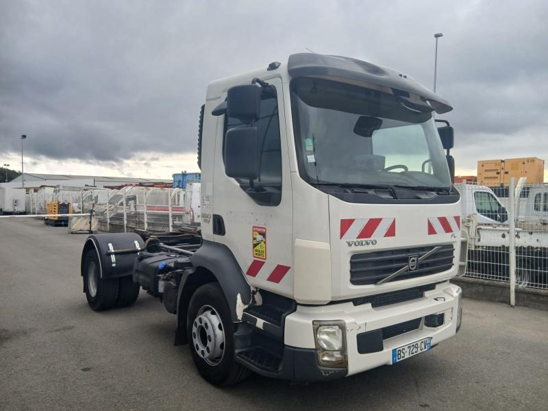 Volvo FL 260 - 驾驶室底盘卡车:图1 Volvo FL 260 - 驾驶室底盘卡车:图1