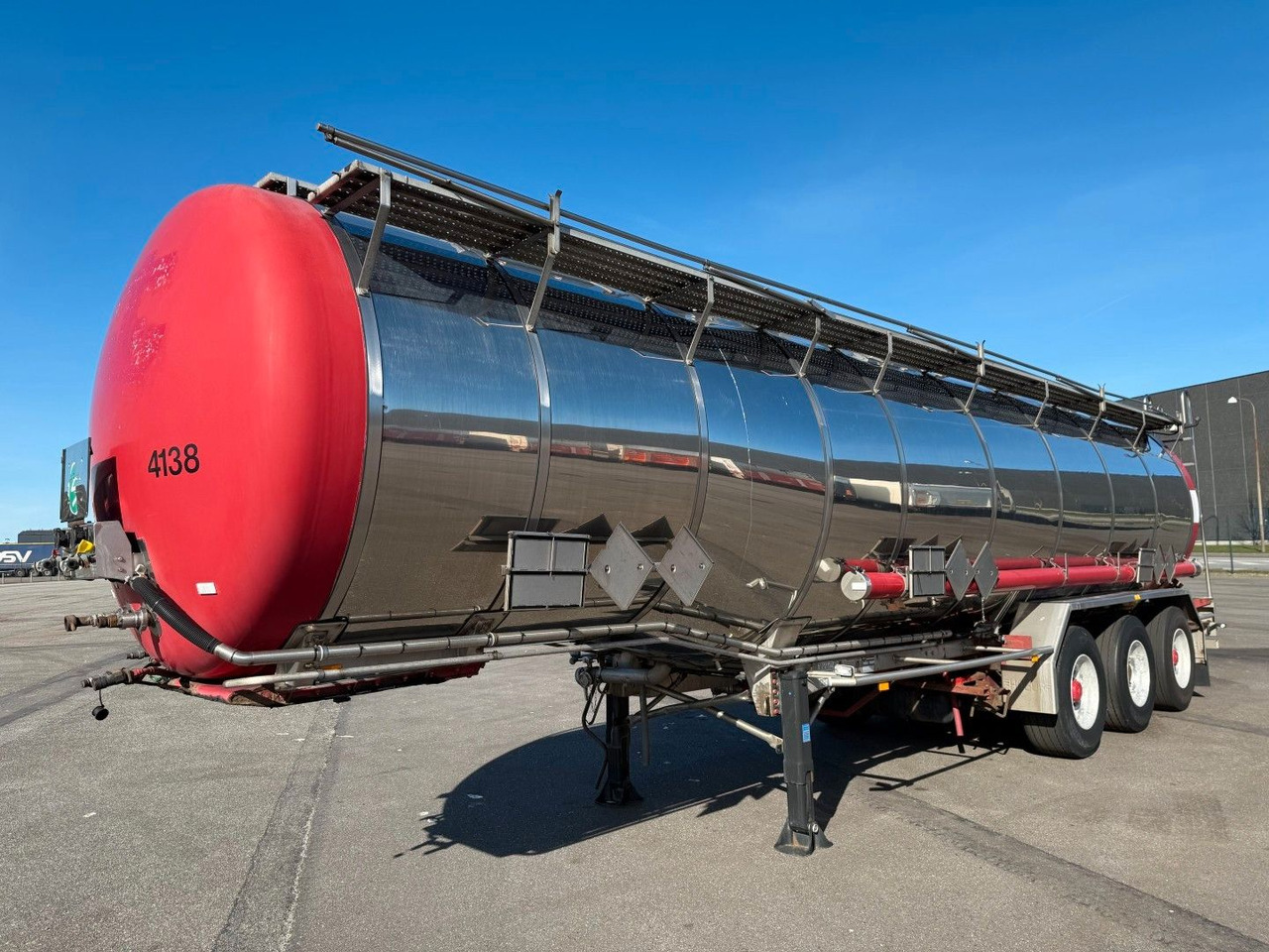 Burg 3 axle 3 compartments 32.200 L ADR - 液罐半拖车:图1 Burg 3 axle 3 compartments 32.200 L ADR - 液罐半拖车:图1