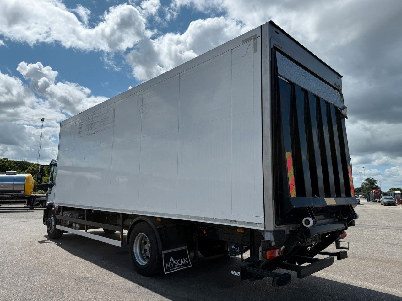 Iveco 180E32 4x2 Schmitz / Thermo King T-1200R Spectru Iveco 180E32 4x2 Schmitz / Thermo King T-1200R Spectru - 冷藏车:图4 Iveco 180E32 4x2 Schmitz / Thermo King T-1200R Spectru Iveco 180E32 4x2 Schmitz / Thermo King T-1200R Spectru - 冷藏车:图4