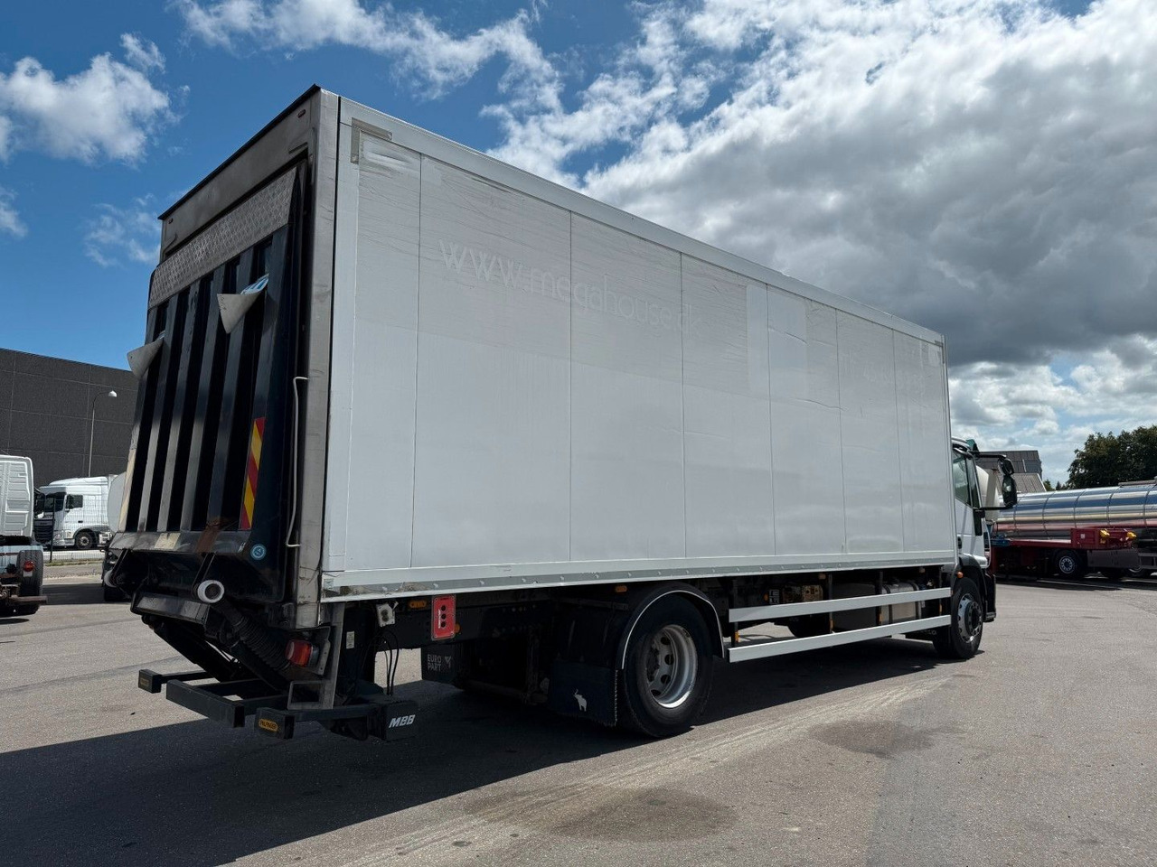 Iveco 180E32 Schmitz / Thermo King T-1200R Spectrum Iveco 180E32 Schmitz / Thermo King T-1200R Spectrum - 冷藏车:图3 Iveco 180E32 Schmitz / Thermo King T-1200R Spectrum Iveco 180E32 Schmitz / Thermo King T-1200R Spectrum - 冷藏车:图3