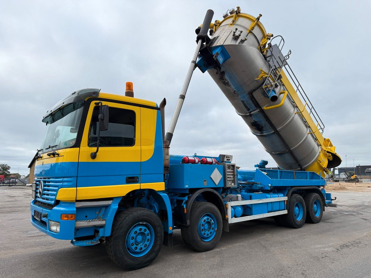 Mercedes-Benz Actros 4140 8x4 KOKS MEGAVAC 8000 ADR Dry Vac - 真空车:图5 Mercedes-Benz Actros 4140 8x4 KOKS MEGAVAC 8000 ADR Dry Vac - 真空车:图5