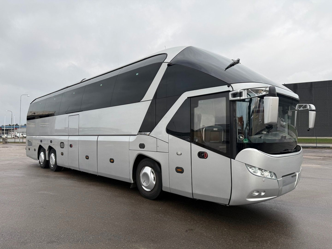 Neoplan Starliner N 5218 Euro 6 - 长途客车:图2 Neoplan Starliner N 5218 Euro 6 - 长途客车:图2