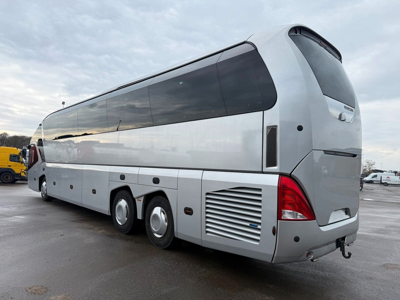 Neoplan Starliner N 5218 Euro 6 - 长途客车:图4 Neoplan Starliner N 5218 Euro 6 - 长途客车:图4