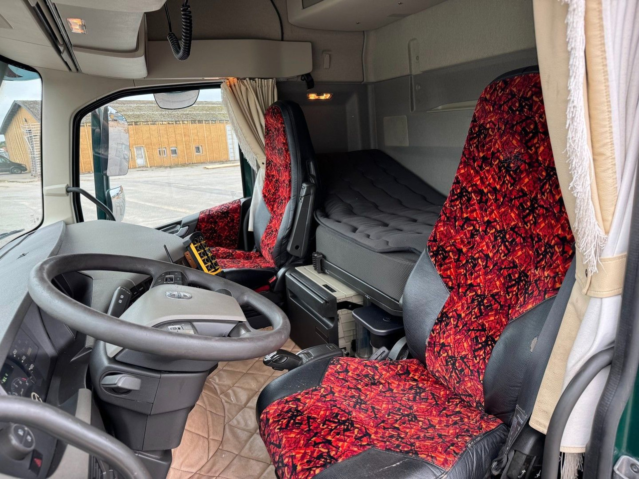 Volvo FH 500 8x2*6 Tipper Euro 6 - 翻斗车:图5 Volvo FH 500 8x2*6 Tipper Euro 6 - 翻斗车:图5