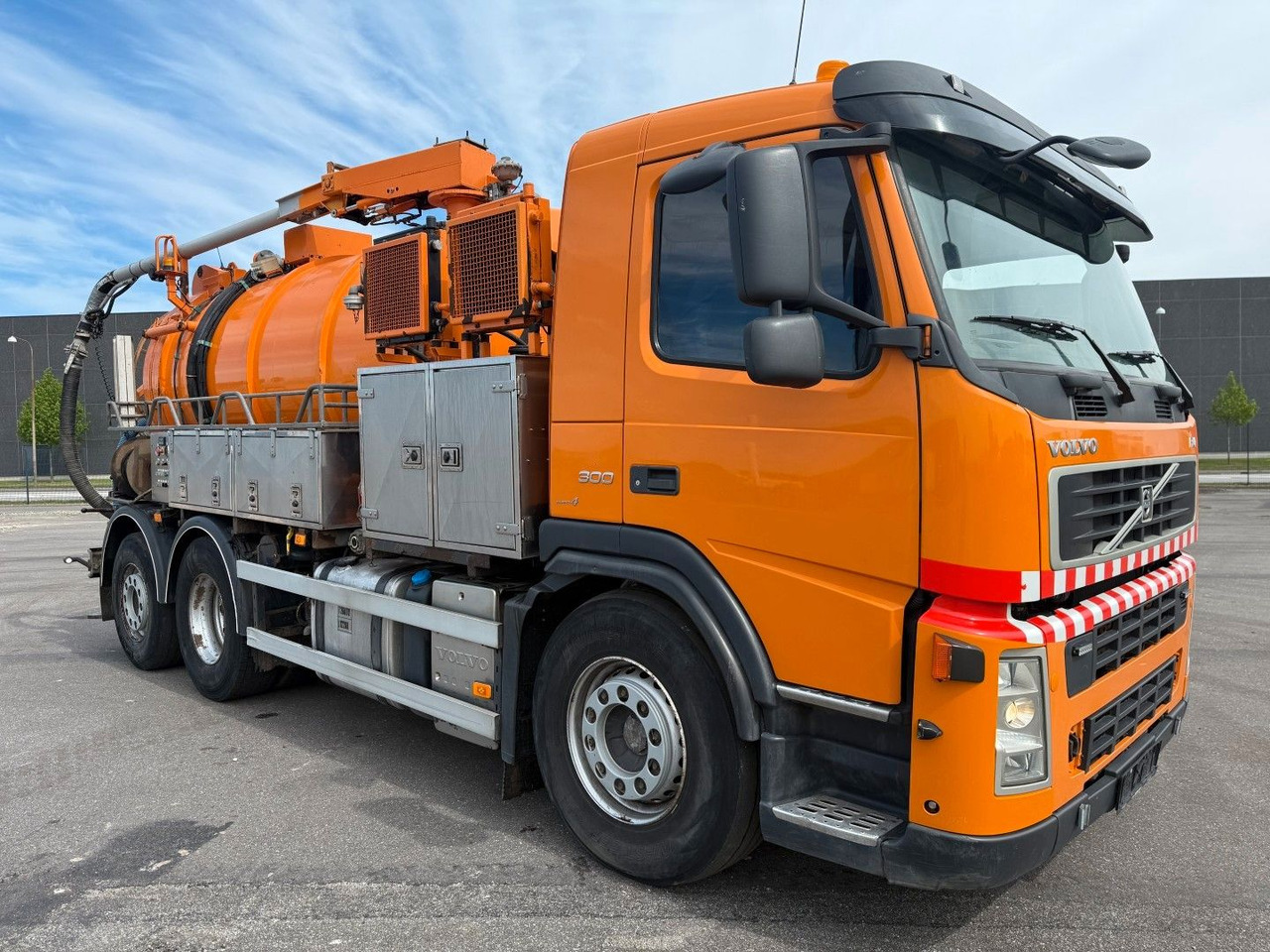 Volvo FM300 6x2*4 Simon Moos 10.500 l. Combi / Tipper - 真空车:图2 Volvo FM300 6x2*4 Simon Moos 10.500 l. Combi / Tipper - 真空车:图2