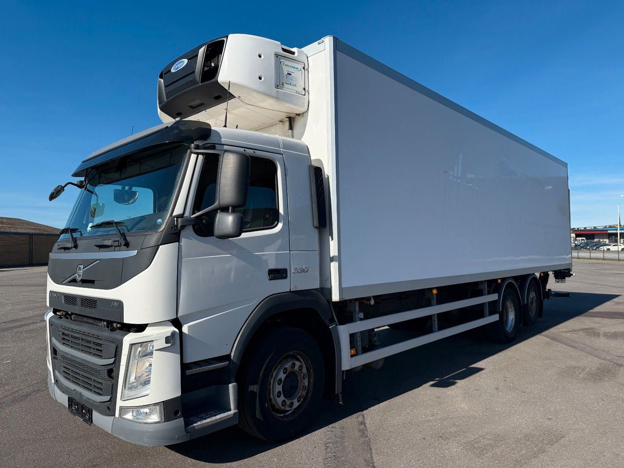 Volvo FM330 6x2*4 Carrier Supra 1250 Mt / 9.3 m Koffer - 冷藏车:图1 Volvo FM330 6x2*4 Carrier Supra 1250 Mt / 9.3 m Koffer - 冷藏车:图1