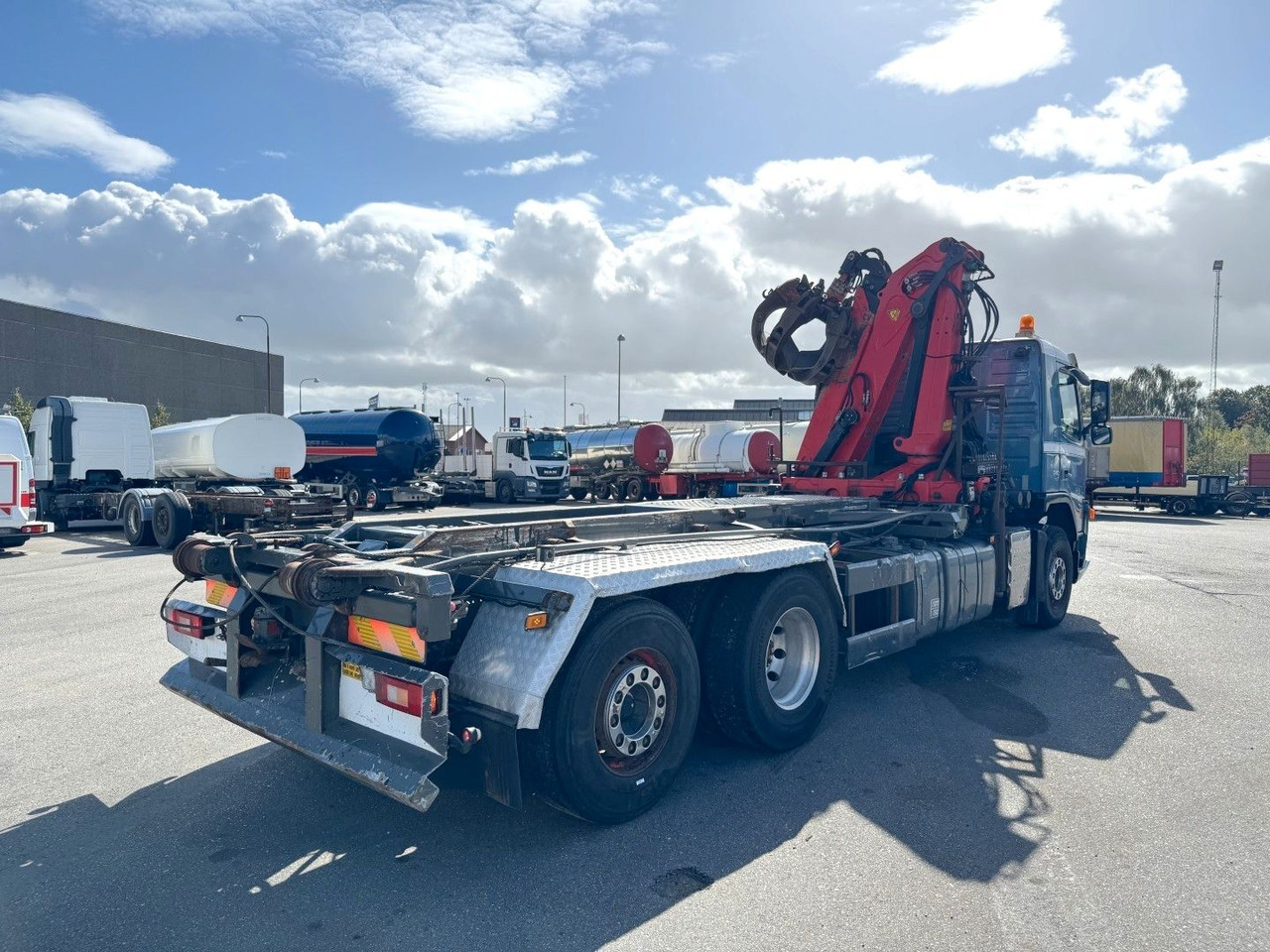 Volvo FM340 6x2*4 Kipper / Palfinger Epsilon 150Z96 - 起重车:图3 Volvo FM340 6x2*4 Kipper / Palfinger Epsilon 150Z96 - 起重车:图3