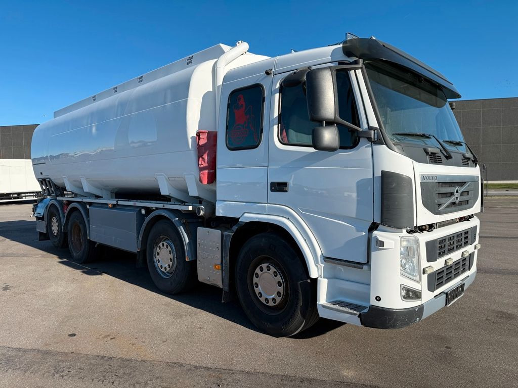 Volvo FM460 8x2*6 24.000 l. ADR Tank Volvo FM460 8x2*6 24.000 l. ADR Tanktruck - 罐车:图2 Volvo FM460 8x2*6 24.000 l. ADR Tank Volvo FM460 8x2*6 24.000 l. ADR Tanktruck - 罐车:图2