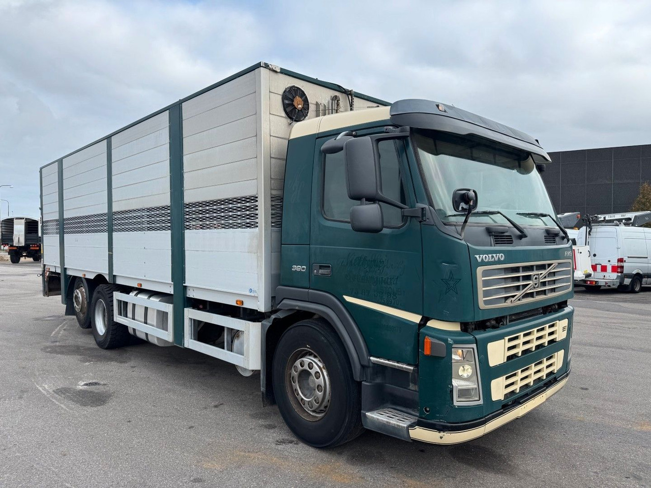 Volvo FM9 380 6x2*4 Tiertransporter / Livestock - 马匹运输车:图2 Volvo FM9 380 6x2*4 Tiertransporter / Livestock - 马匹运输车:图2