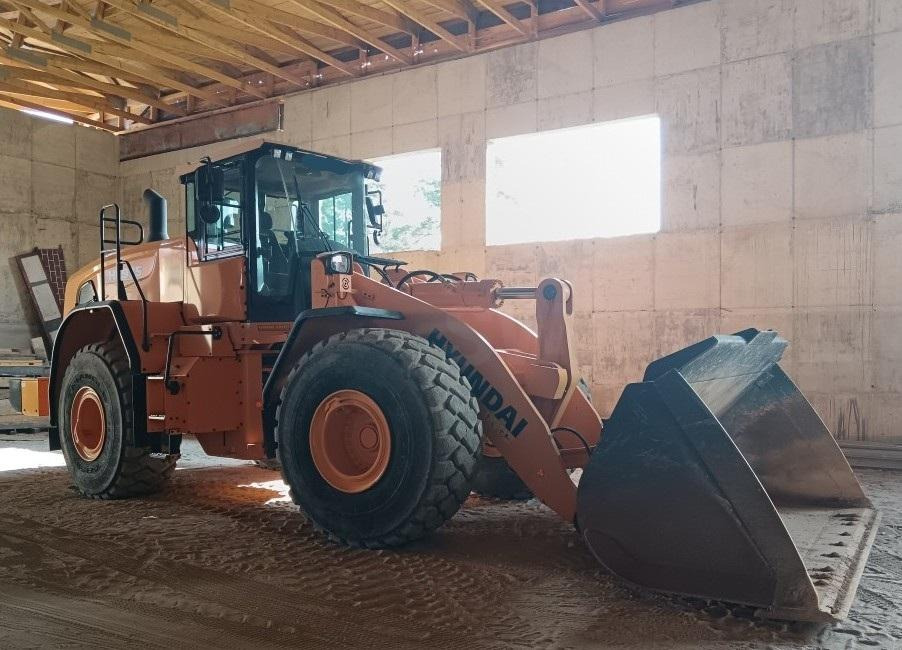 Hyundai HL975 - 轮式装载机:图3 Hyundai HL975 - 轮式装载机:图3