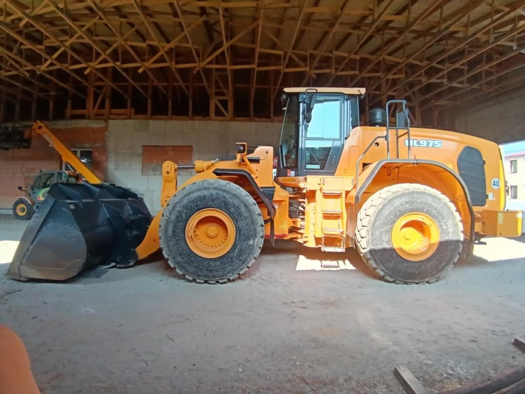 Hyundai HL975 - 轮式装载机:图1 Hyundai HL975 - 轮式装载机:图1