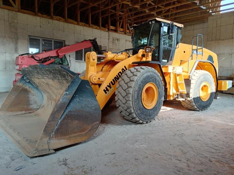 Hyundai HL975 - 轮式装载机:图2 Hyundai HL975 - 轮式装载机:图2